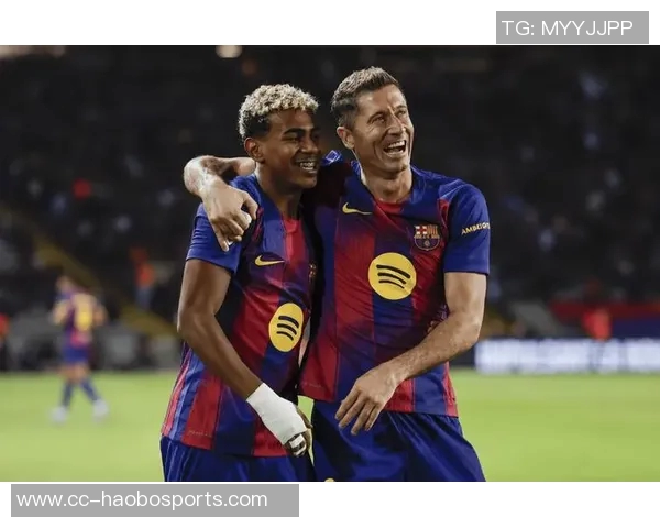 老友重聚感人瞬间佩尼亚福特赛后与巴萨昔日队友深情拥抱