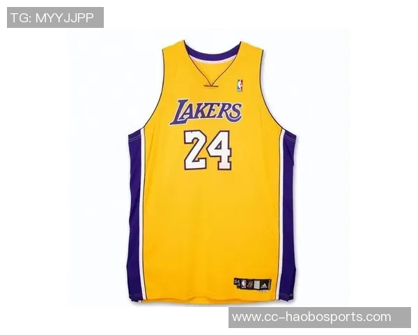 科比首次亲穿的24号球衣将拍卖2006年曾以一万美元成交