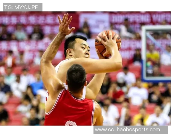 韦尔表现抢眼内线屏障助力球队场均145分145板展现统治力