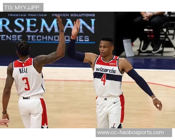 霍里直言东契奇比赛中频繁造犯规策略裁判不吹他就持续尝试 霍里直言东契奇比赛中频繁造犯规策略裁判不吹他就持续尝试