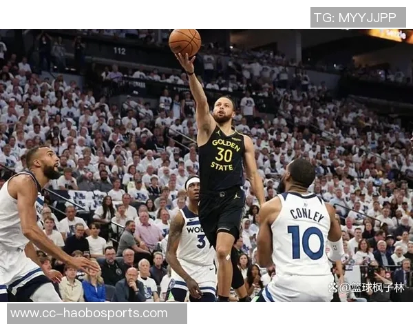 库里赞巴特勒重视关键时刻球队表现出色打出13-0的辉煌战绩 库里赞巴特勒重视关键时刻球队表现出色打出13-0的辉煌战绩